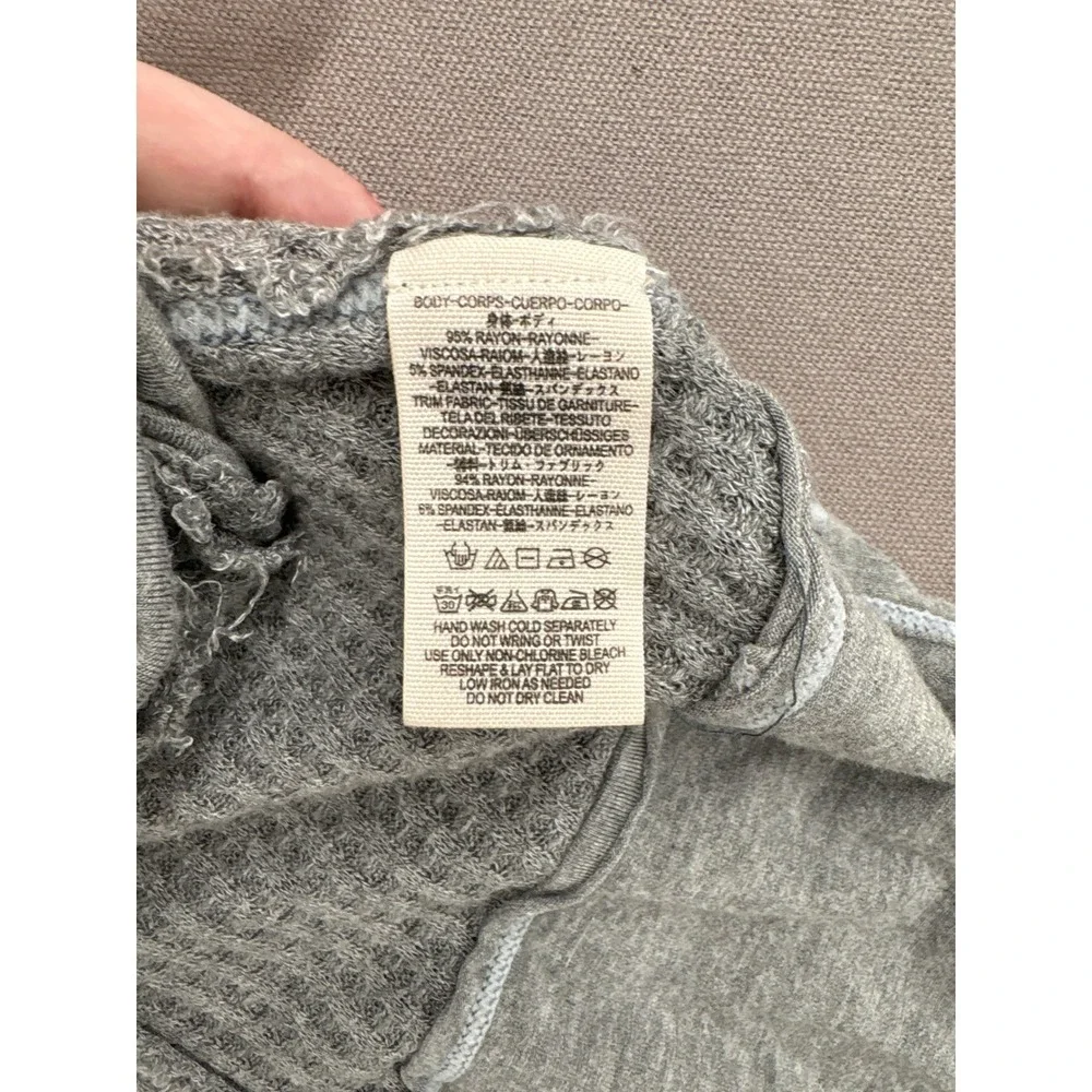 We The Free Free People Gray Waffle Knit Thermal V-Neck‎ Ruffle Hem Top Medium
